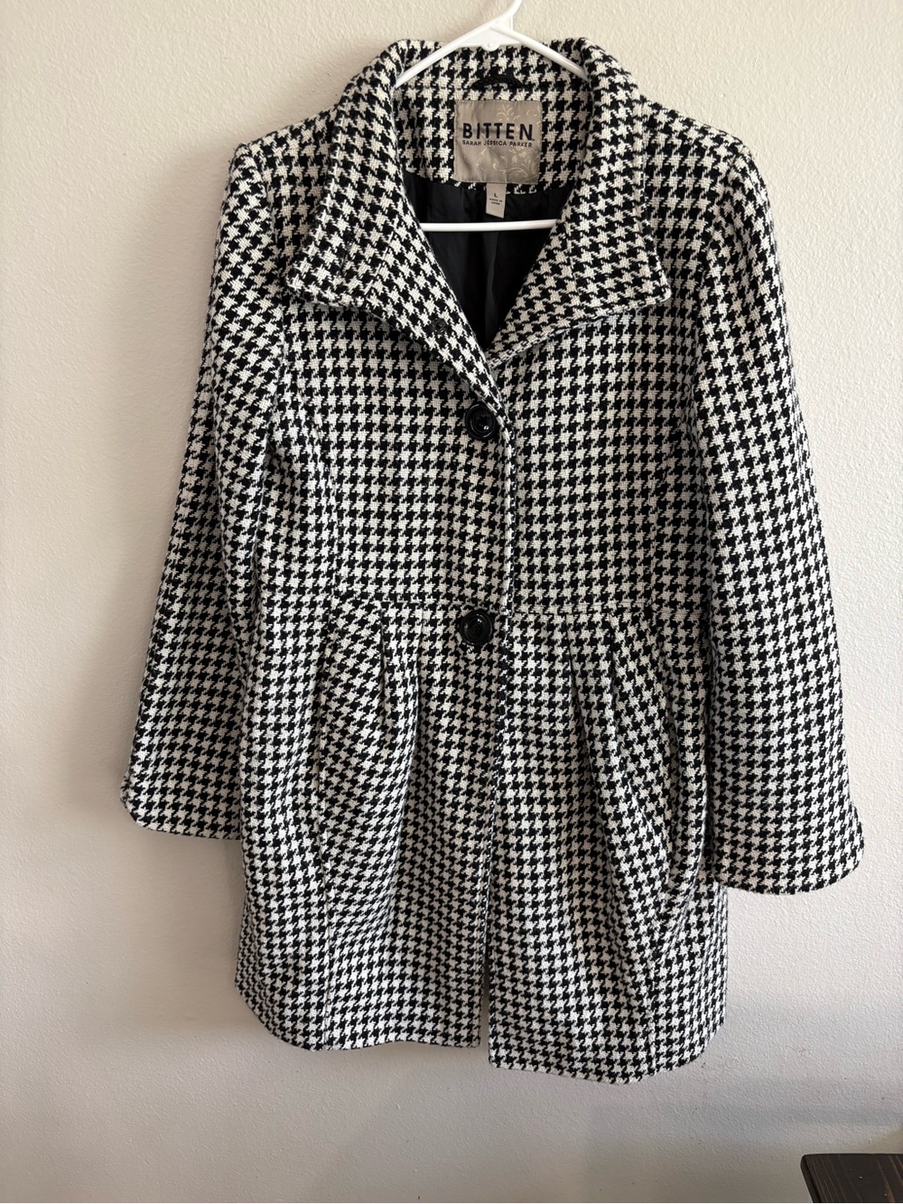 Bitten by Sarah Jessica Parker Black & White Houndstooth Pea Coat Y2K